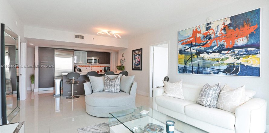 Condo in Miami, Florida, 2 bedrooms  № 1380624