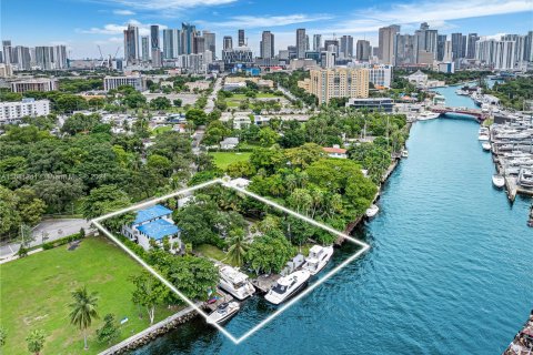 Propiedad comercial en venta en Miami, Florida № 1412183 - foto 4