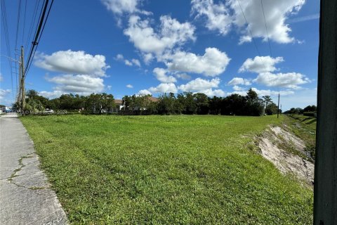 Commercial property in Greenacres, Florida № 1412180 - photo 2