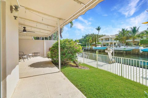 Townhouse in Palm Beach Gardens, Florida 3 bedrooms, 236.34 sq.m. № 1178262 - photo 16