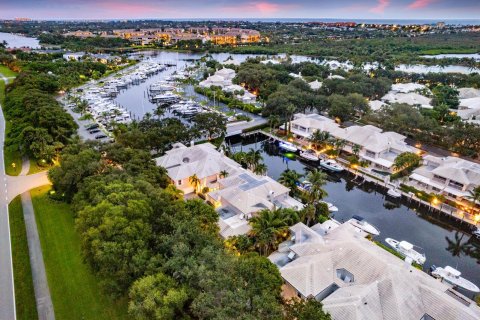 Townhouse in Palm Beach Gardens, Florida 3 bedrooms, 236.34 sq.m. № 1178262 - photo 2