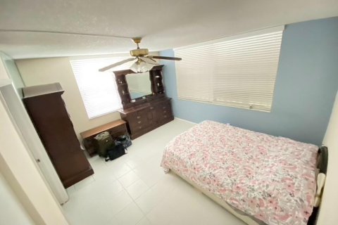 Condo in Margate, Florida, 2 bedrooms  № 932293 - photo 24