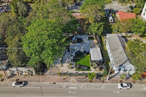 Commercial property in Miami, Florida № 1331833 - photo 22