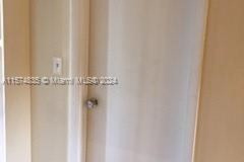 Condo in Miramar, Florida, 2 bedrooms  № 1141768 - photo 16