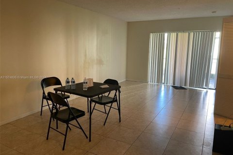 Condo in Miramar, Florida, 2 bedrooms  № 1141768 - photo 3