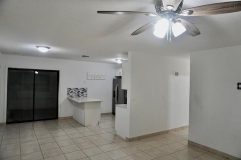 Casa en venta en Palm Springs, Florida, 4 dormitorios, 127.93 m2 № 1224469 - foto 17