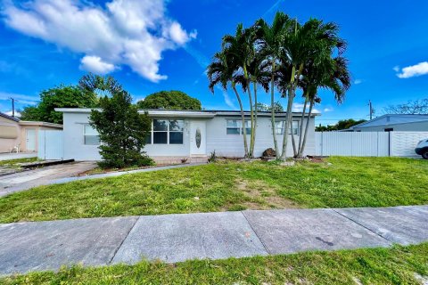 Villa ou maison à vendre à Palm Springs, Floride: 4 chambres, 127.93 m2 № 1224469 - photo 18