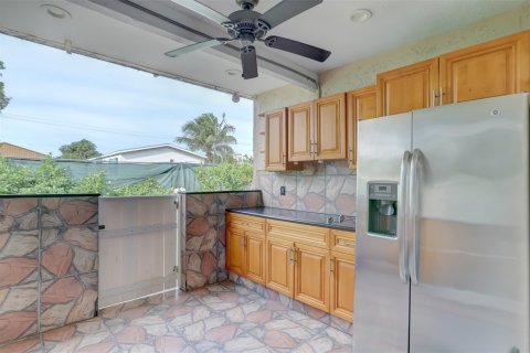 Townhouse in Pompano Beach, Florida 4 bedrooms, 139.35 sq.m. № 1146071 - photo 7