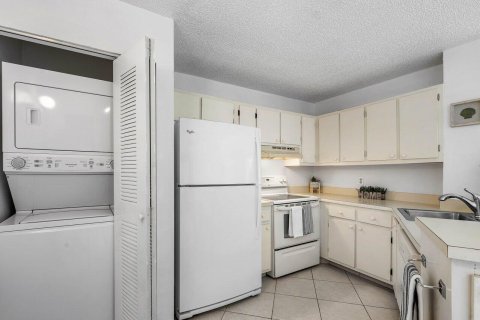 Condo in Delray Beach, Florida, 2 bedrooms  № 1146070 - photo 26