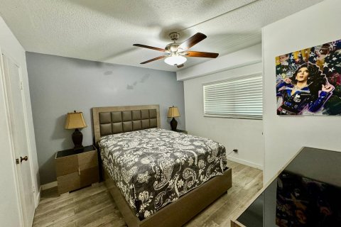 Купить кондоминиум в Форт-Лодердейл, Флорида 2 спальни, 90.58м2, № 1146072 - фото 25