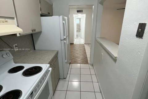 Appartement à louer à Hollywood, Floride: 1 chambre, 60.39 m2 № 1384437 - photo 10