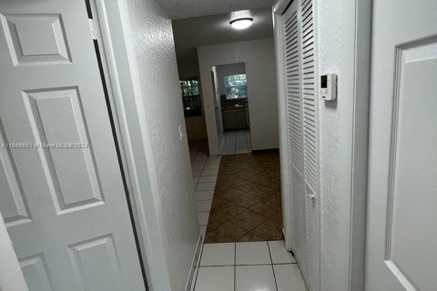 Appartement à louer à Hollywood, Floride: 1 chambre, 60.39 m2 № 1384437 - photo 11