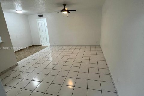 Appartement à louer à Hollywood, Floride: 1 chambre, 60.39 m2 № 1384437 - photo 9