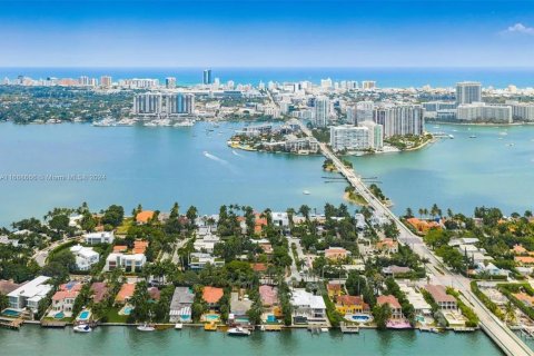 Casa en venta en Miami Beach, Florida, 5 dormitorios, 230.58 m2 № 1384438 - foto 1