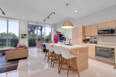 Adosado en venta en North Miami Beach, Florida, 3 dormitorios, 194.44 m2 № 1171726 - foto 2