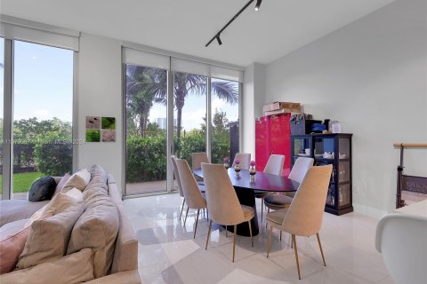 Adosado en venta en North Miami Beach, Florida, 3 dormitorios, 194.44 m2 № 1171726 - foto 24