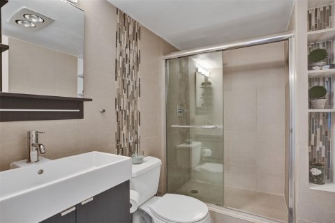 Copropriété à vendre à Fort Lauderdale, Floride: 2 chambres, 113.15 m2 № 1185373 - photo 13