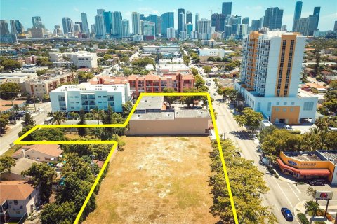 Immobilier commercial à vendre à Miami, Floride № 538717 - photo 4