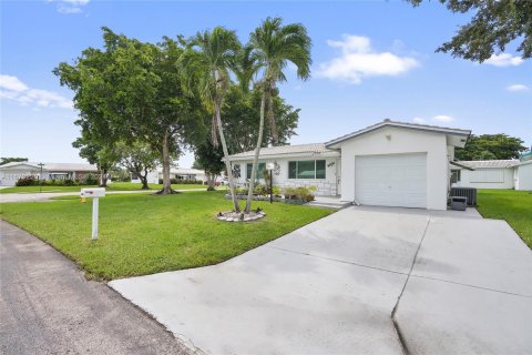 Villa ou maison à vendre à Plantation, Floride: 2 chambres, 124.3 m2 № 1395138 - photo 1