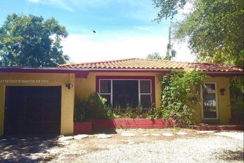 House in Miami, Florida 3 bedrooms, 125.23 sq.m. № 1395094 - photo 1