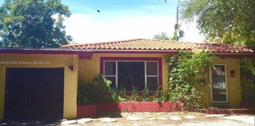 House in Miami, Florida 3 bedrooms, 125.23 sq.m. № 1395094