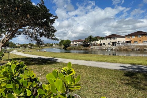 Villa ou maison à vendre à Miami, Floride: 5 chambres, 312.43 m2 № 1345323 - photo 15