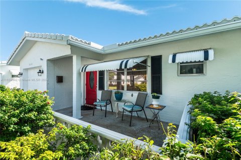 Casa en venta en Boynton Beach, Florida, 2 dormitorios, 122.35 m2 № 1345324 - foto 3