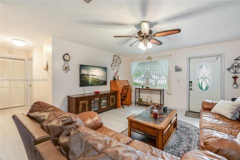 Casa en venta en Boynton Beach, Florida, 2 dormitorios, 122.35 m2 № 1345324 - foto 14