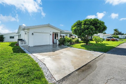 Villa ou maison à vendre à Boynton Beach, Floride: 2 chambres, 122.35 m2 № 1345324 - photo 2