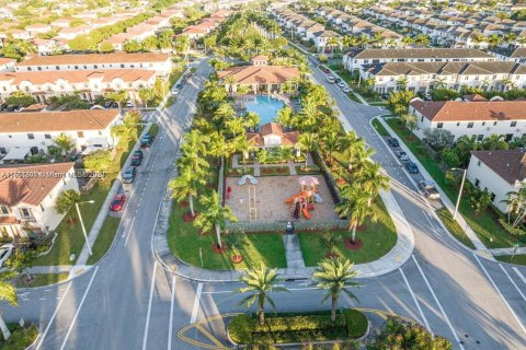 Villa ou maison à louer à Miami, Floride: 3 chambres, 177.07 m2 № 1345327 - photo 17