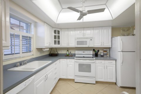 Condo in Atlantis, Florida, 2 bedrooms  № 1172189 - photo 23