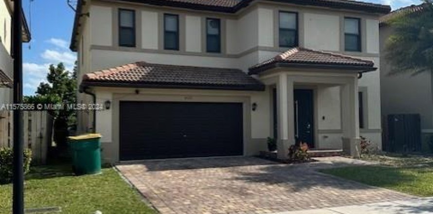 House in Homestead, Florida 6 bedrooms, 276.85 sq.m. № 1141710