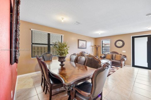 Villa ou maison à vendre à Homestead, Floride: 6 chambres, 276.85 m2 № 1141710 - photo 13