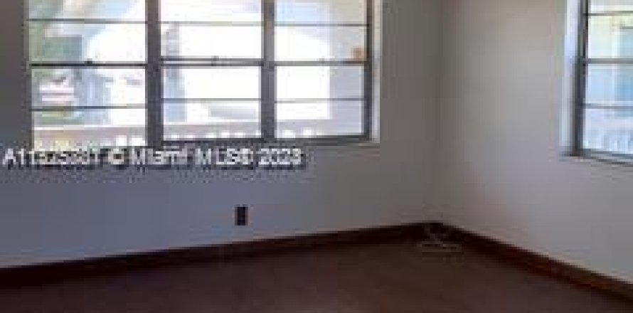 Condominio en West Palm Beach, Florida, 1 dormitorio  № 1141712