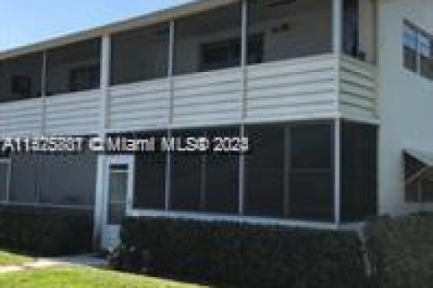 Condo in West Palm Beach, Florida, 1 bedroom  № 1141712 - photo 2