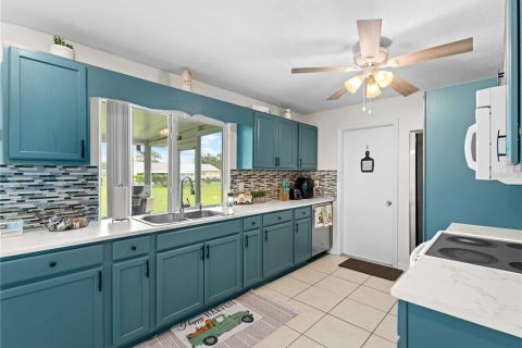 Villa ou maison à vendre à North Port, Floride: 2 chambres, 84.63 m2 № 1369958 - photo 8