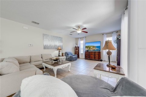 Villa ou maison à louer à Kissimmee, Floride: 6 chambres, 326.27 m2 № 1369996 - photo 4