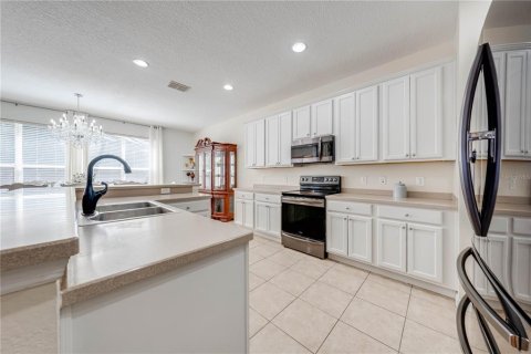 Villa ou maison à louer à Kissimmee, Floride: 6 chambres, 326.27 m2 № 1369996 - photo 10