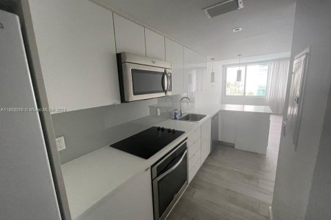 Appartement à louer à Miami Beach, Floride: 2 chambres, 57.51 m2 № 1345681 - photo 10