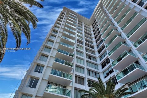 Appartement à louer à Miami Beach, Floride: 2 chambres, 57.51 m2 № 1345681 - photo 1