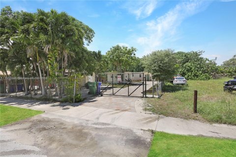 Villa ou maison à vendre à Fort Lauderdale, Floride: 1 chambre, 42.64 m2 № 1345637 - photo 25