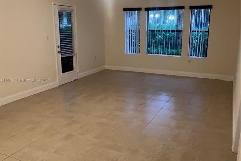 Condo in Miami, Florida, 2 bedrooms  № 1345596 - photo 17