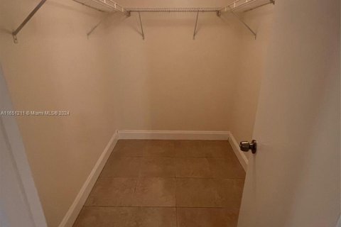 Copropriété à louer à Miami, Floride: 2 chambres, 97.83 m2 № 1345596 - photo 14