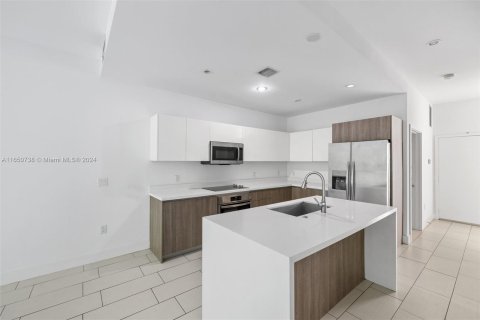 Adosado en venta en North Miami, Florida, 3 dormitorios, 225.29 m2 № 1333219 - foto 9