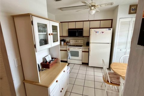 Condominio en venta en New Port Richey, Florida, 2 dormitorios, 98.01 m2 № 1001010 - foto 8