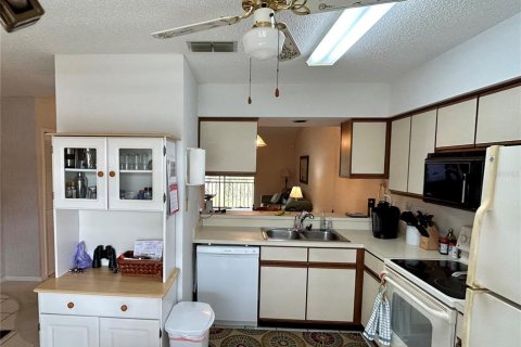 Condominio en venta en New Port Richey, Florida, 2 dormitorios, 98.01 m2 № 1001010 - foto 10