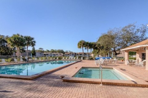 Condominio en venta en New Port Richey, Florida, 2 dormitorios, 98.01 m2 № 1001010 - foto 17