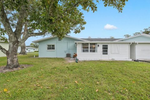 Condo in New Port Richey, Florida, 1 bedroom  № 1436920 - photo 29