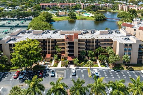 Condo in Delray Beach, Florida, 2 bedrooms  № 619352 - photo 14