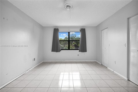 Townhouse in Plantation, Florida 2 bedrooms, 113.71 sq.m. № 1348032 - photo 13